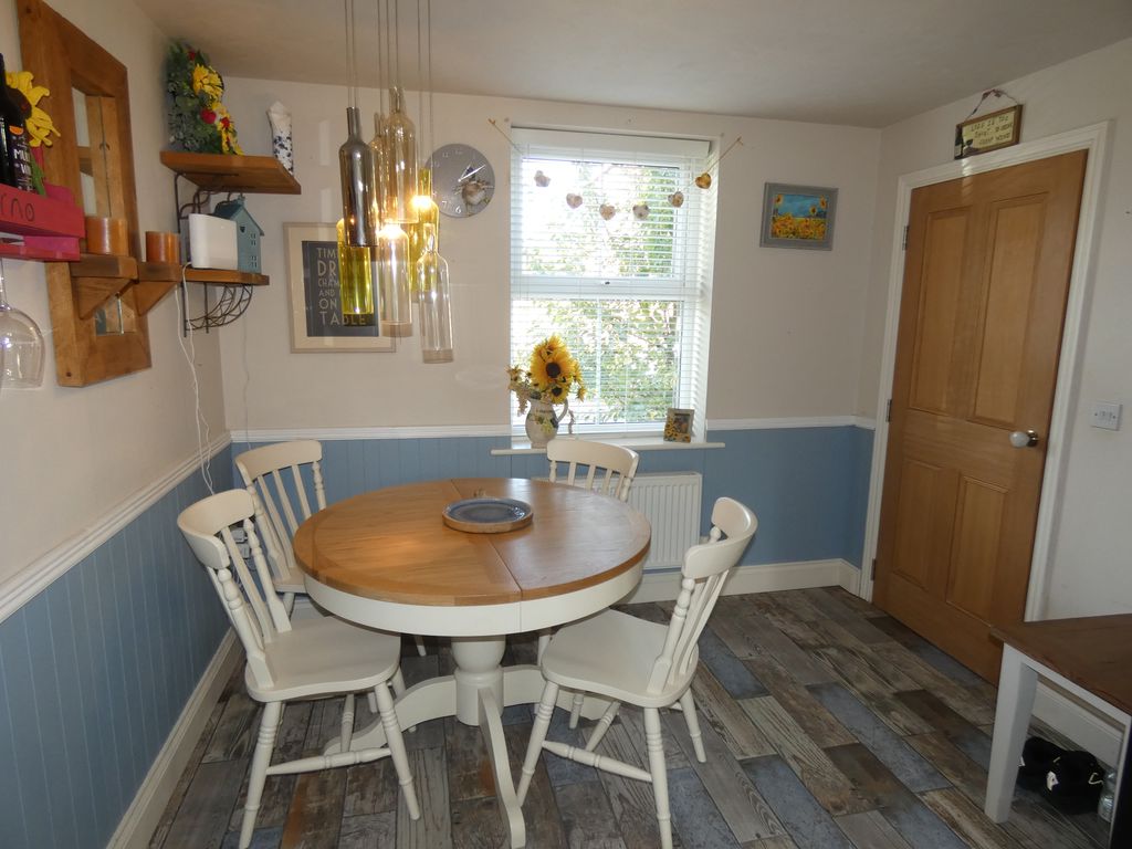 Dining Area- click for photo gallery